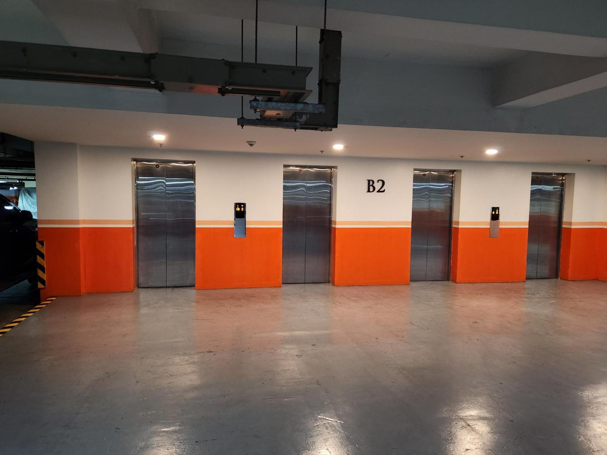 81 Newport C5 10I Balcony & Pool Across Naia T3 Pasay Exterior foto