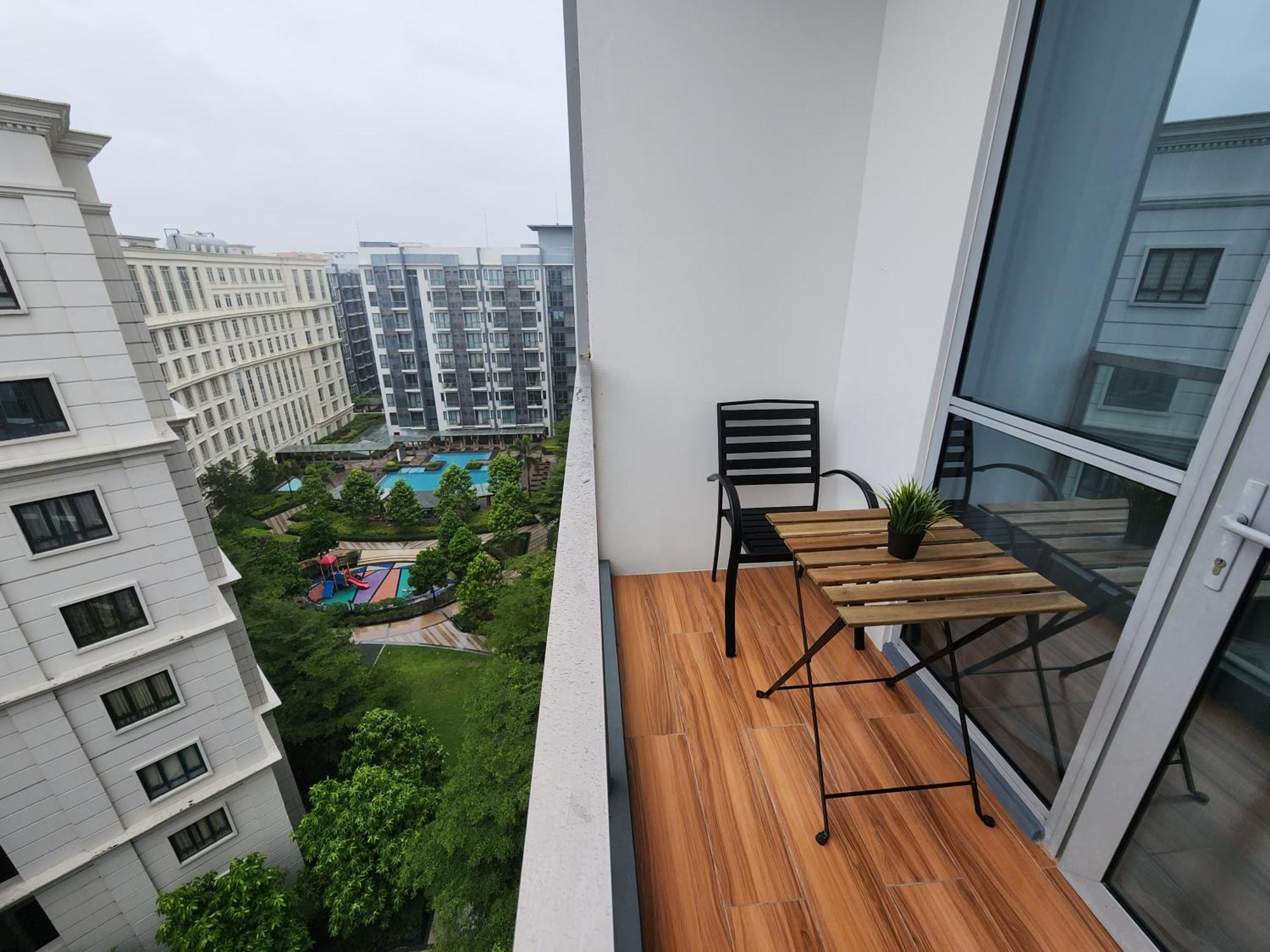 81 Newport C5 10I Balcony & Pool Across Naia T3 Pasay Exterior foto