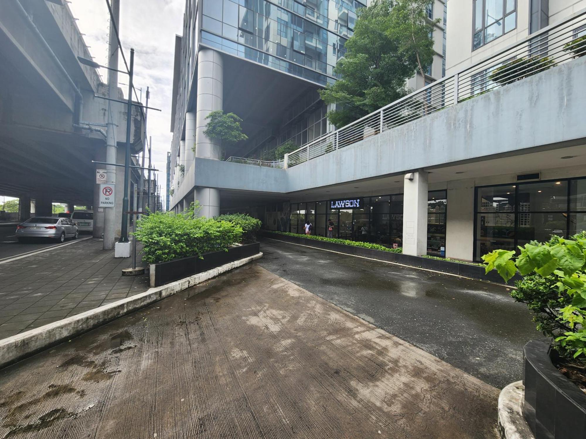 81 Newport C5 10I Balcony & Pool Across Naia T3 Pasay Exterior foto