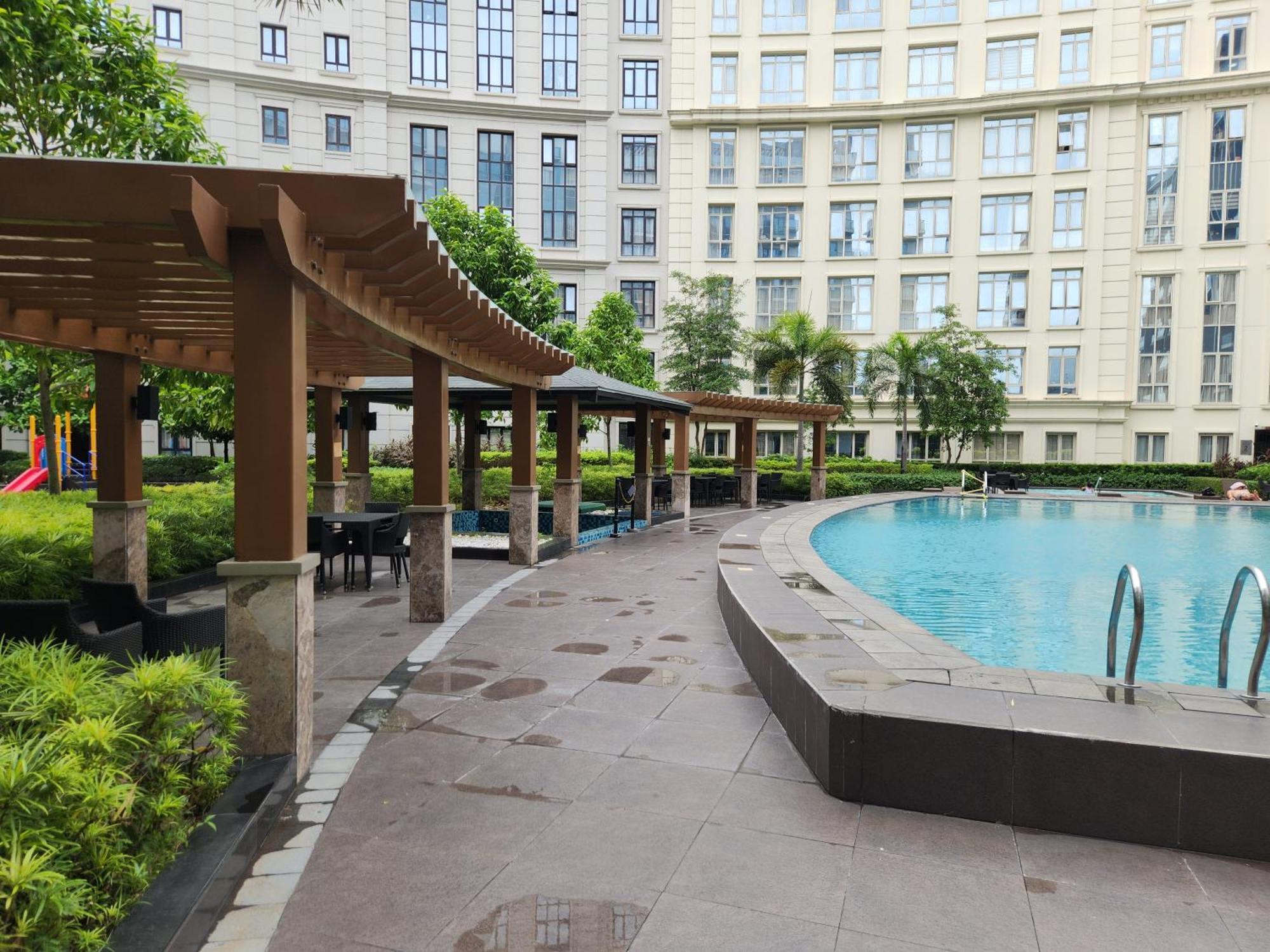 81 Newport C5 10I Balcony & Pool Across Naia T3 Pasay Exterior foto